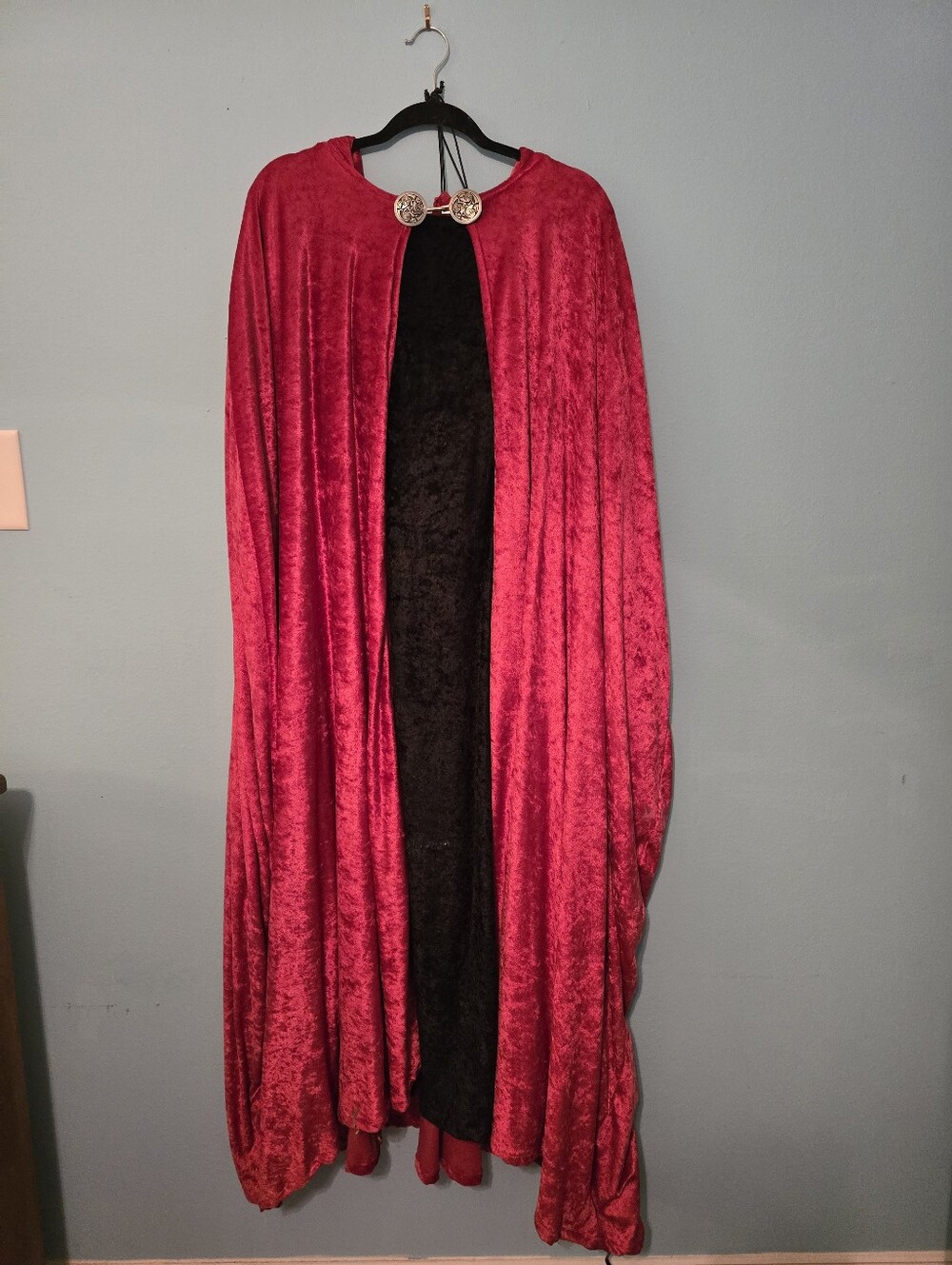 Red And Black Crushed Velvet Cloak Cape With Hood And Coin Purse